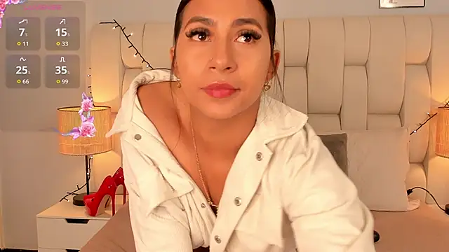 ameliebelle  online show from 11/17/25, 02:01