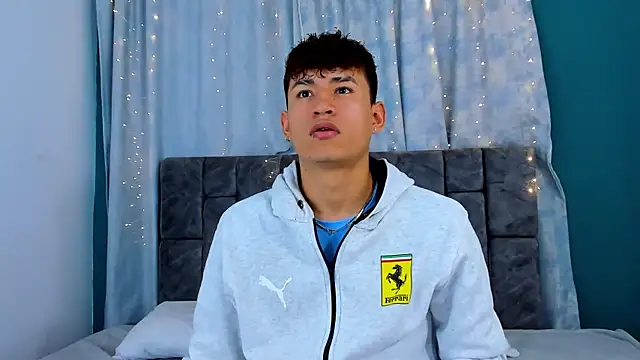 Nicolas Torres  online show from 12/14/25, 03:56