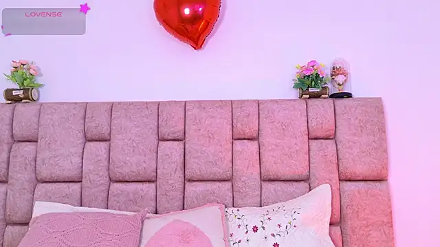 Karina Wong online show from 10/22/25, 07:57