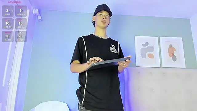 ApoloRicci online show from 02/04/26, 07:42