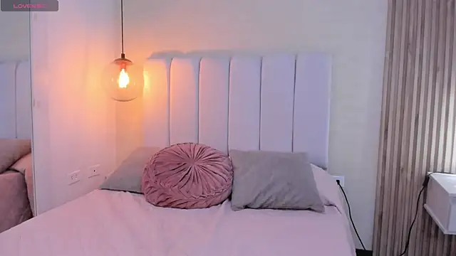 Snapshot of Scarletgod chatting on 04/16/26, 09:39 Scarletgod online show from 04/16/26, 09:39