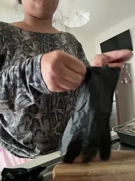 Snapshot of gatitalocahot chatting on 02/03/26, 11:26 gatitalocahot online show from 02/03/26, 11:26