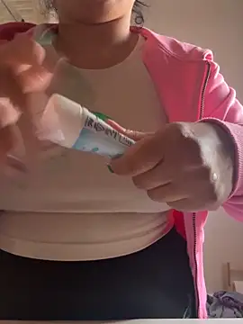 Snapshot of gatitalocahot chatting on 02/27/26, 12:38 gatitalocahot online show from 02/27/26, 12:38