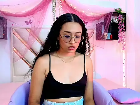 ZOEH ROSS online show from 10/22/25, 07:46