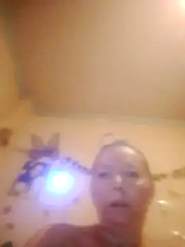 Snapshot of Mairi702 chatting on 11/04/25, 12:15 Mairi702 online show from 11/04/25, 12:15