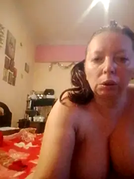 Snapshot of Mairi702 chatting on 11/26/25, 09:05 Mairi702 online show from 11/26/25, 09:05