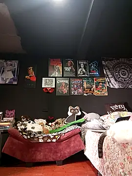 Isis Bathory online show from 10/24/25, 04:03