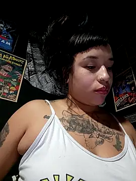 Isis Bathory online show from 10/29/25, 01:19