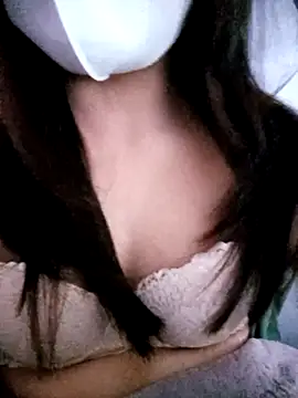 Snapshot of Meo_25 chatting on 11/08/25, 05:01 Meo 25 online show from 11/08/25, 05:01