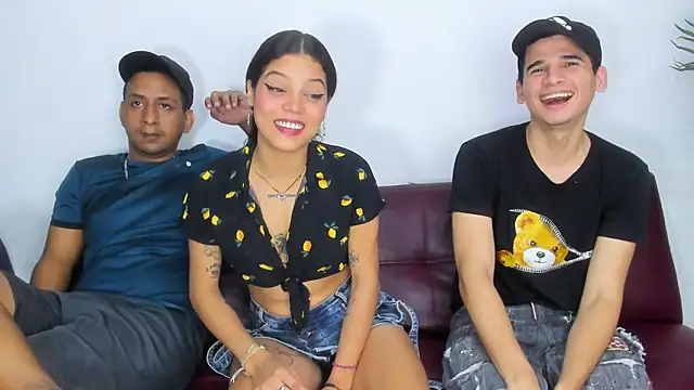 Snapshot of Ruin_Destruction chatting on 11/11/25, 01:49 Ruin Destruction online show from 11/11/25, 01:49