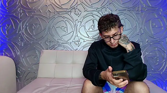 Snapshot of Ruin_Destruction chatting on 04/07/26, 02:12 Ruin Destruction online show from 04/07/26, 02:12