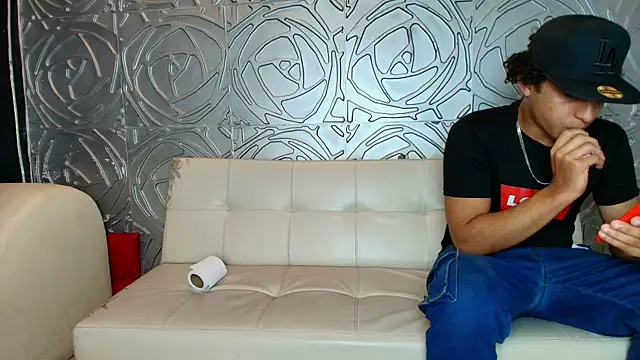 Snapshot of Ruin_Destruction chatting on 04/18/26, 02:04 Ruin Destruction online show from 04/18/26, 02:04