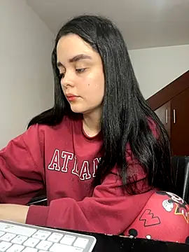 Snapshot of Selena_Roa chatting on 11/02/25, 12:35 Selena Roa online show from 11/02/25, 12:35