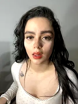 Snapshot of Selena_Roa chatting on 11/15/25, 12:41 Selena Roa online show from 11/15/25, 12:41