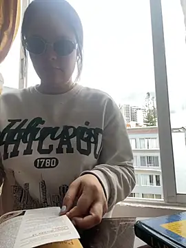 Snapshot of Selena_Roa chatting on 11/19/25, 04:18 Selena Roa online show from 11/19/25, 04:18