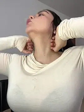 Snapshot of Selena_Roa chatting on 12/05/25, 04:47 Selena Roa online show from 12/05/25, 04:47