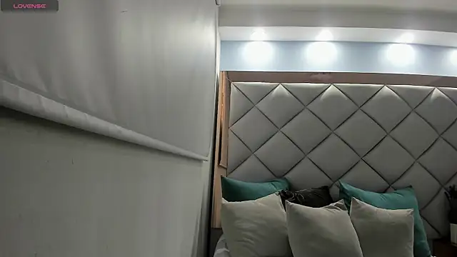 mirandaduboiss online show from 11/20/25, 05:12