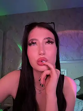 KailyBell online show from 11/15/25, 10:48