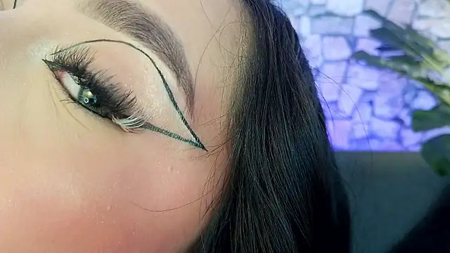 mia roux1 online show from 11/19/25, 05:13