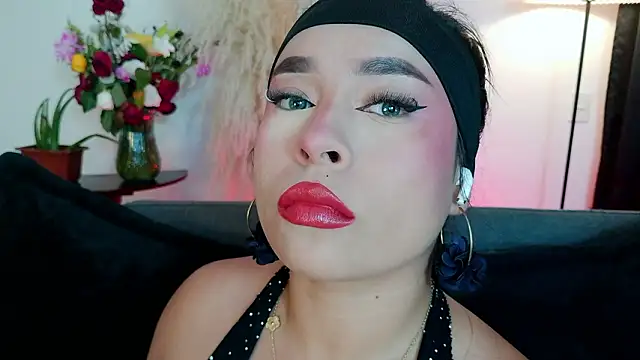 mia roux1 online show from 03/04/26, 11:55