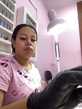 Snapshot of PaulaCruz01 chatting on 12/03/25, 06:06 PaulaCruz01 online show from 12/03/25, 06:06