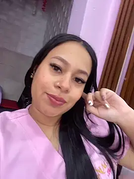 Snapshot of PaulaCruz01 chatting on 12/04/25, 08:17 PaulaCruz01 online show from 12/04/25, 08:17