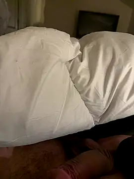 Snapshot of BicolorCandidate81 chatting on 11/02/25, 11:18 BicolorCandidate81 online show from 11/02/25, 11:18