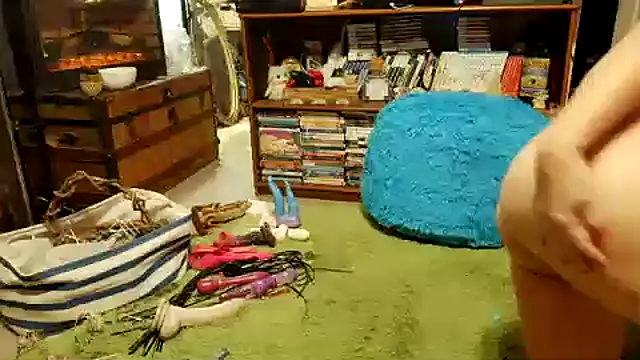 Snapshot of MorgannaVamp chatting on 04/21/26, 02:51 MorgannaVamp online show from 04/21/26, 02:51