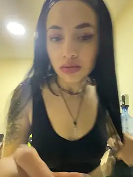 Snapshot of Chuchii05 chatting on 11/26/25, 05:30 Chuchii05 online show from 11/26/25, 05:30