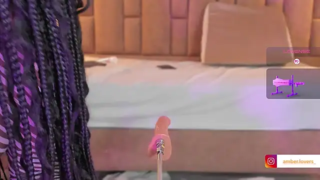 Snapshot of Miss_ambrer_ chatting on 10/23/25, 05:07 Miss ambrer online show from 10/23/25, 05:07