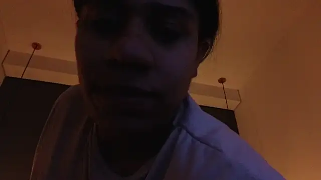 Snapshot of Miss_ambrer_ chatting on 06/27/26, 04:28 Miss ambrer online show from 06/27/26, 04:28