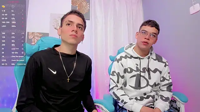 Snapshot of joaquin_and_jake_ chatting on 10/22/25, 11:32 joaquin and jake  online show from 10/22/25, 11:32