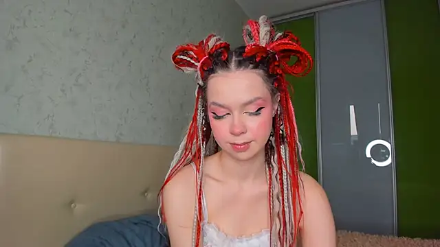 Snapshot of Juicystars chatting on 10/23/25, 02:11 Juicystars online show from 10/23/25, 02:11