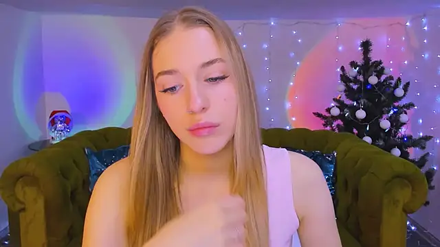 sassy cutie online show from 12/15/25, 08:07