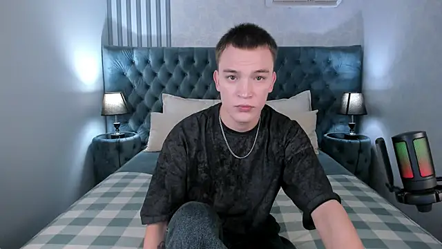 Derek Banville online show from 11/05/25, 08:36