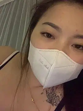 Snapshot of helo-kitty chatting on 03/28/26, 02:27 helo-kitty online show from 03/28/26, 02:27