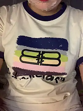 Snapshot of helo-kitty chatting on 04/04/26, 01:52 helo-kitty online show from 04/04/26, 01:52