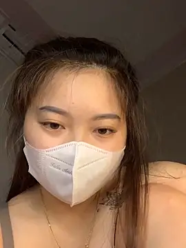 Snapshot of helo-kitty chatting on 04/24/26, 03:58 helo-kitty online show from 04/24/26, 03:58