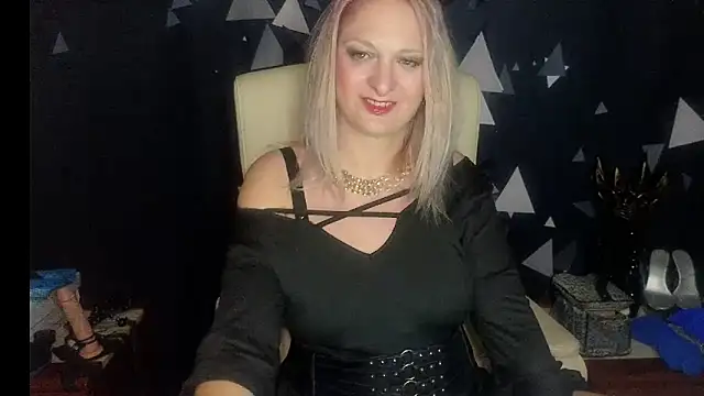 MonicaMis online show from 12/04/25, 04:05