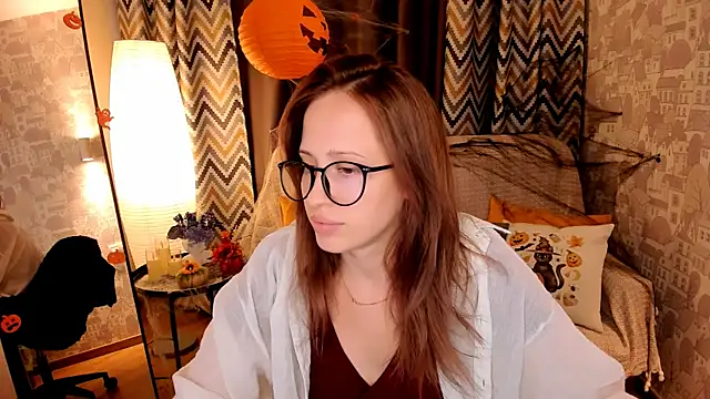  SilverMoon  online show from 10/23/25, 08:46