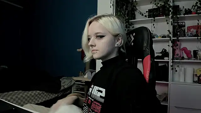 Holy Mistress S online show from 11/05/25, 09:42