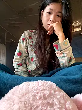 Snapshot of ninixinh chatting on 10/24/25, 02:41 ninixinh online show from 10/24/25, 02:41