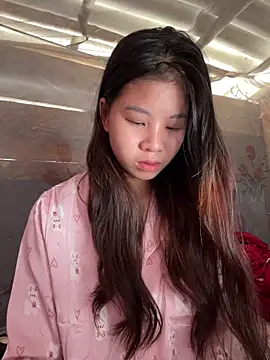 Snapshot of ninixinh chatting on 12/19/25, 02:29 ninixinh online show from 12/19/25, 02:29