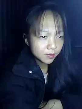 Snapshot of Quynhsumon chatting on 11/24/25, 02:50 Quynhsumon online show from 11/24/25, 02:50