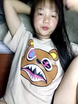 Quynhsumon online show from 03/18/26, 03:37