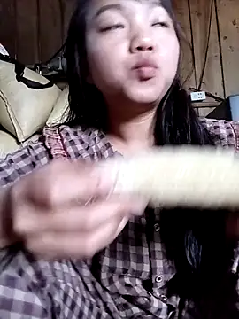 Quynhsumon online show from 04/19/26, 08:02