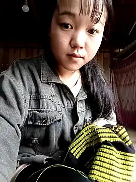 Quynhsumon online show from 05/10/26, 08:41