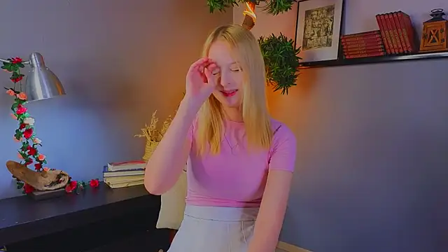 YungLyssy online show from 11/08/25, 03:18