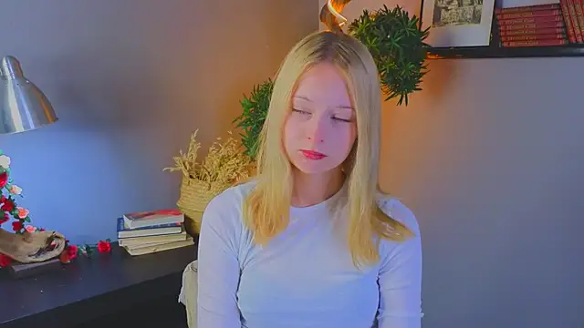 YungLyssy online show from 11/09/25, 03:05