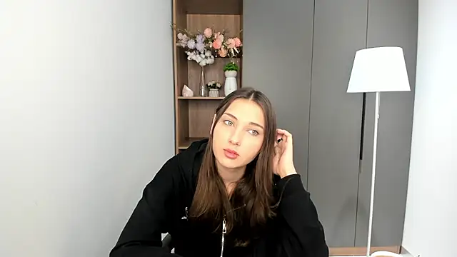 Snapshot of KateCahee chatting on 10/28/25, 05:11 KateCahee online show from 10/28/25, 05:11